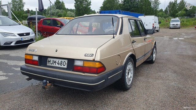 Saab 900 6