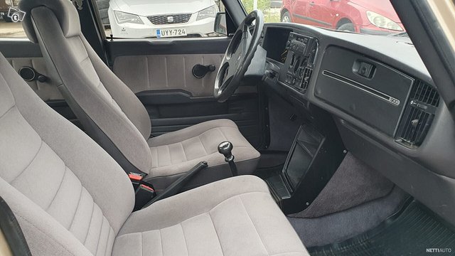 Saab 900 8