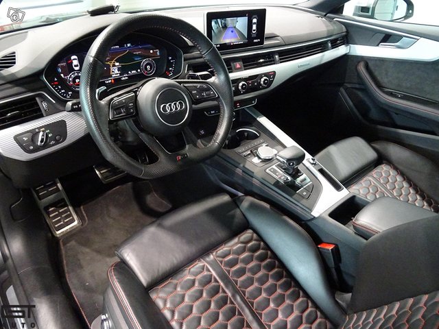 Audi RS5 4