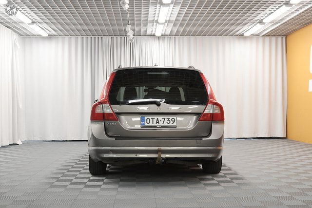 Volvo V70 6