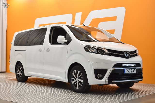 Toyota PROACE VERSO 1