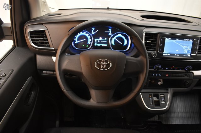 Toyota PROACE VERSO 18