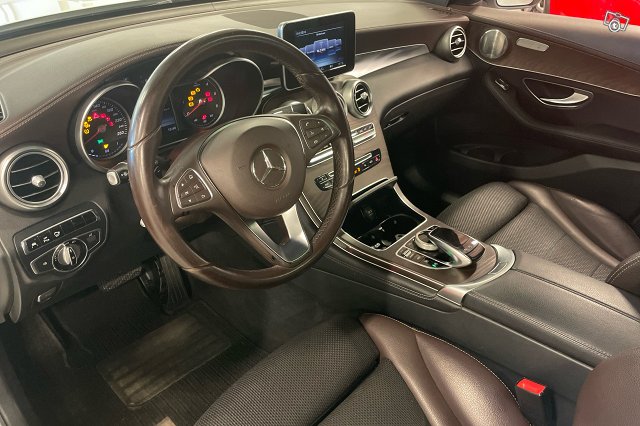 MERCEDES-BENZ GLC 7