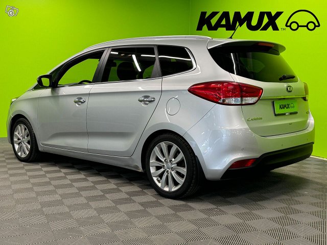 Kia Carens 5