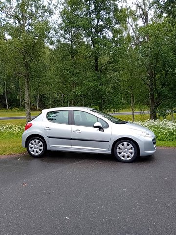 Peugeot 207 5