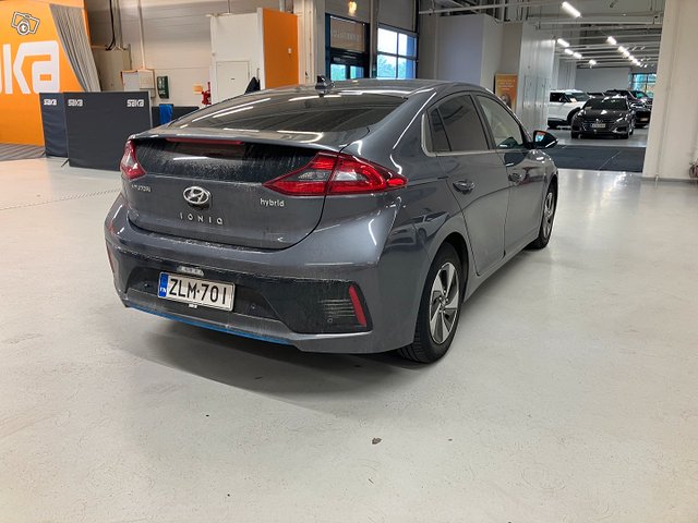 Hyundai IONIQ Hybrid 3