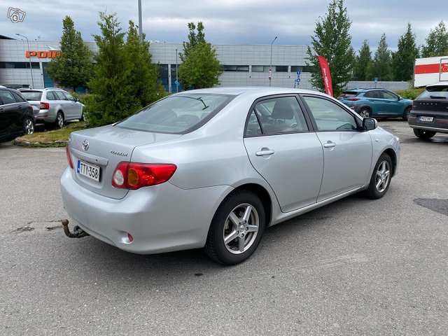 Toyota Corolla 2