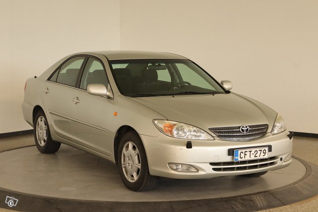 Toyota Camry 3