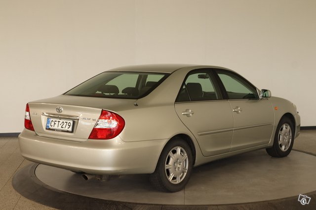 Toyota Camry 5