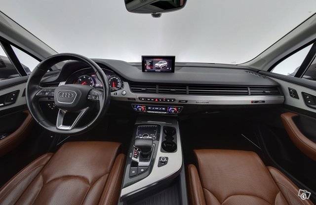 Audi Q7 9