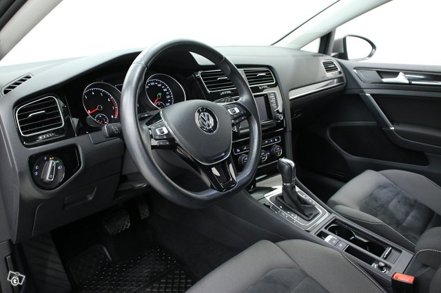 Volkswagen Golf 13