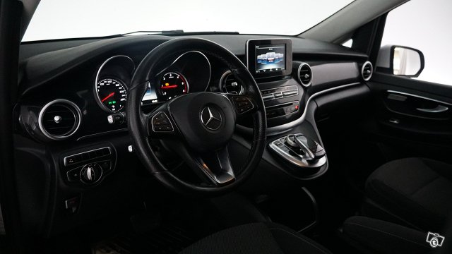 Mercedes-Benz V 9