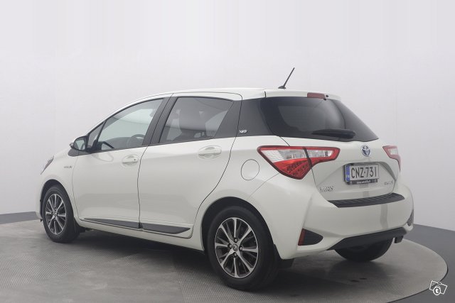 TOYOTA YARIS 3