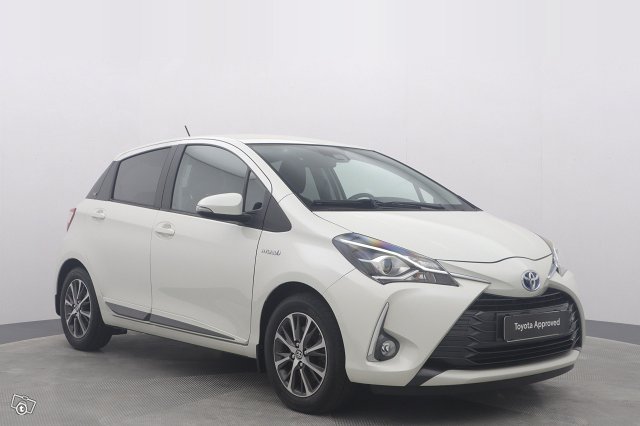 TOYOTA YARIS 7