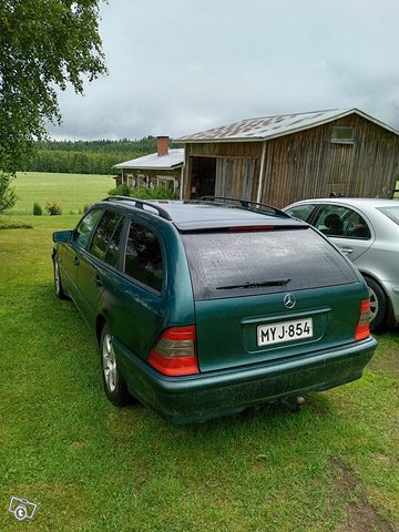 Mercedes-Benz C 180 2