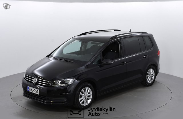 VOLKSWAGEN Touran 1