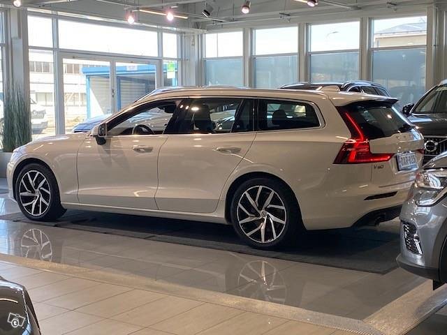 VOLVO V60 6