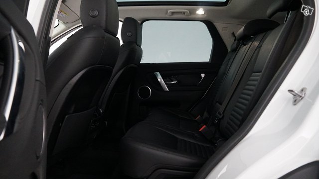 Land Rover Discovery Sport 12