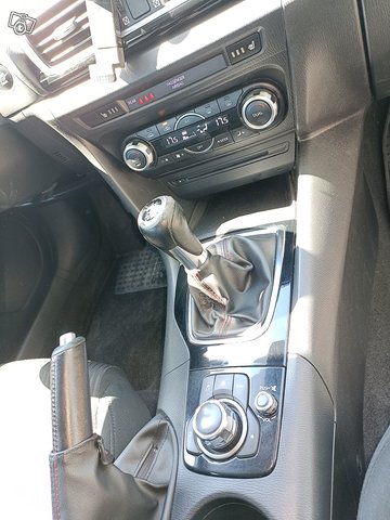 Mazda 3 10