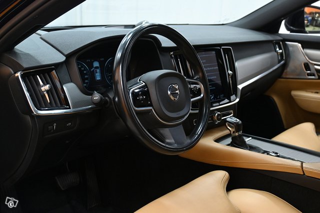 Volvo V90 11