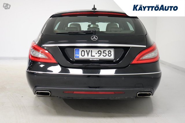 MERCEDES-BENZ CLS 11