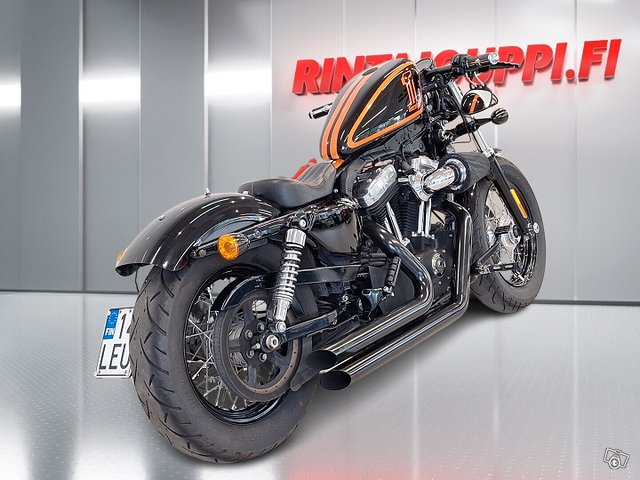 Harley-Davidson Sportster 2