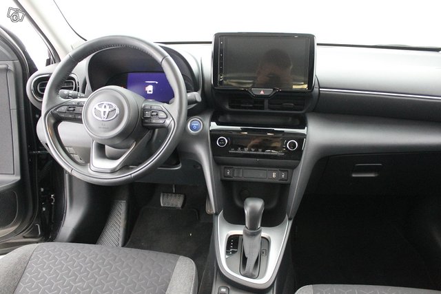 Toyota Yaris Cross 10