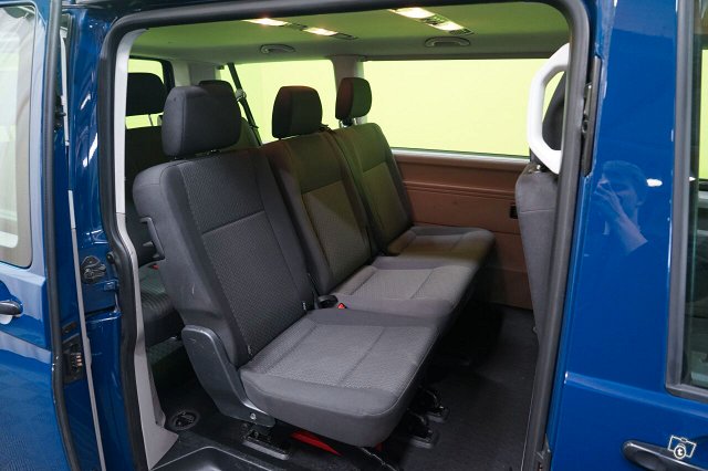 Volkswagen Caravelle 11