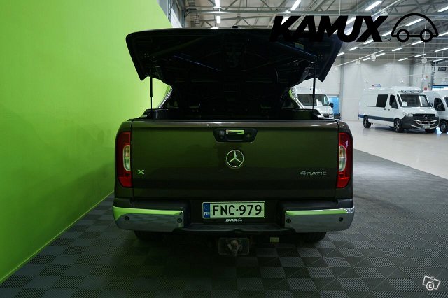 Mercedes-Benz X 12