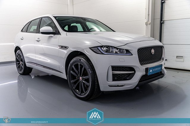 Jaguar F-Pace 19