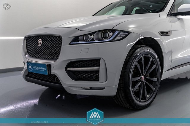 Jaguar F-Pace 25