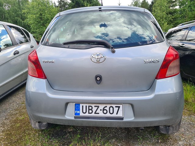 Toyota Yaris 5