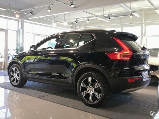 VOLVO XC40 3