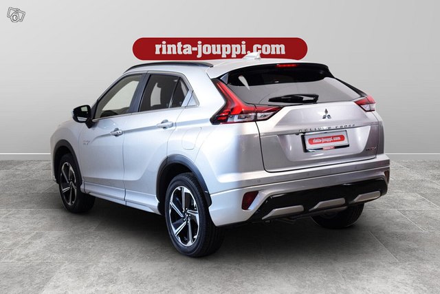 MITSUBISHI ECLIPSE CROSS 7