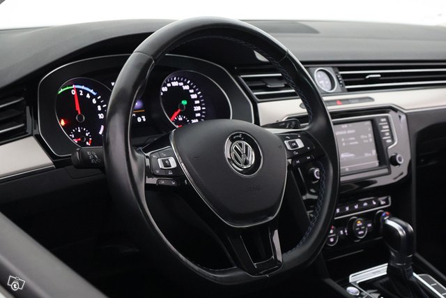 Volkswagen Passat 11