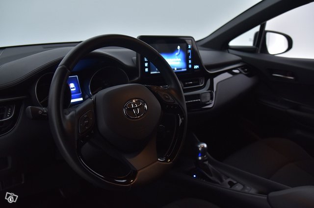 Toyota C-HR 16