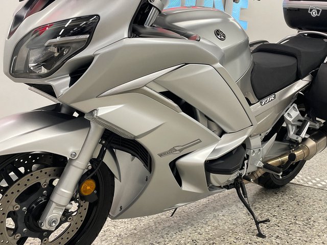 Yamaha FJR 10