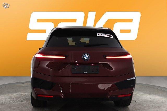 BMW IX 7