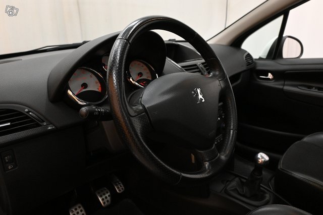 Peugeot 207 15