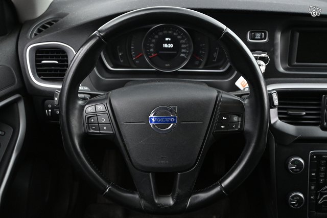 Volvo V40 8