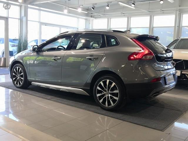 VOLVO V40 Cross Country 8