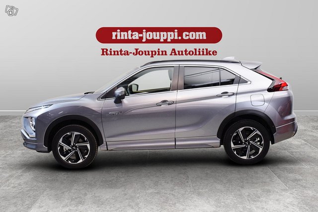 Mitsubishi ECLIPSE CROSS 8