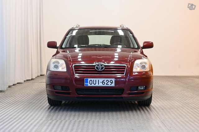 Toyota Avensis 2