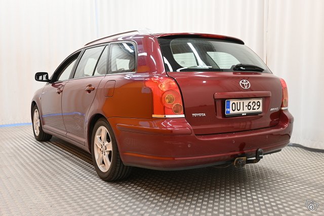 Toyota Avensis 5