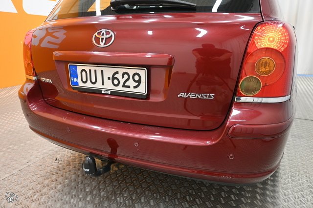 Toyota Avensis 8