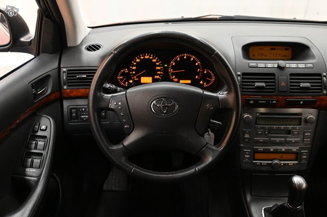 Toyota Avensis 15