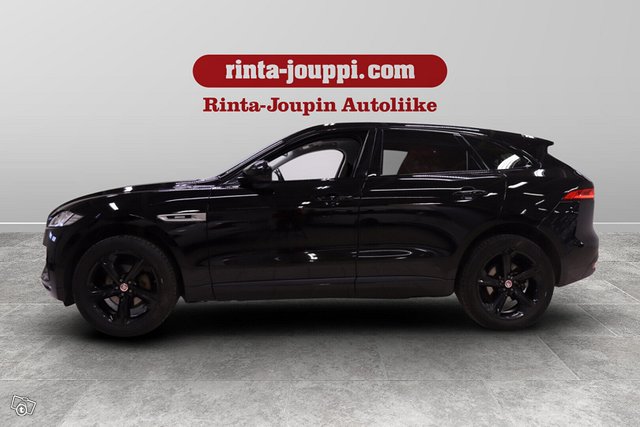 Jaguar F-PACE 5