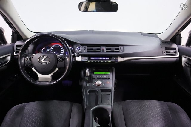 Lexus CT 11