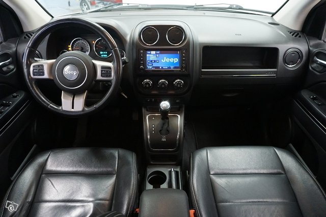 Jeep Compass 9