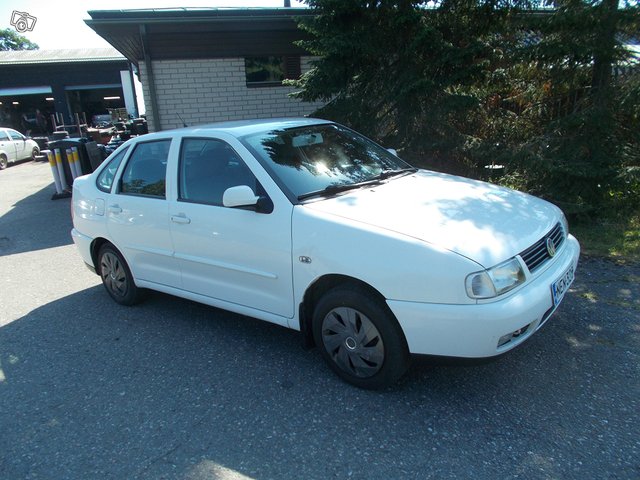 Volkswagen Polo 1